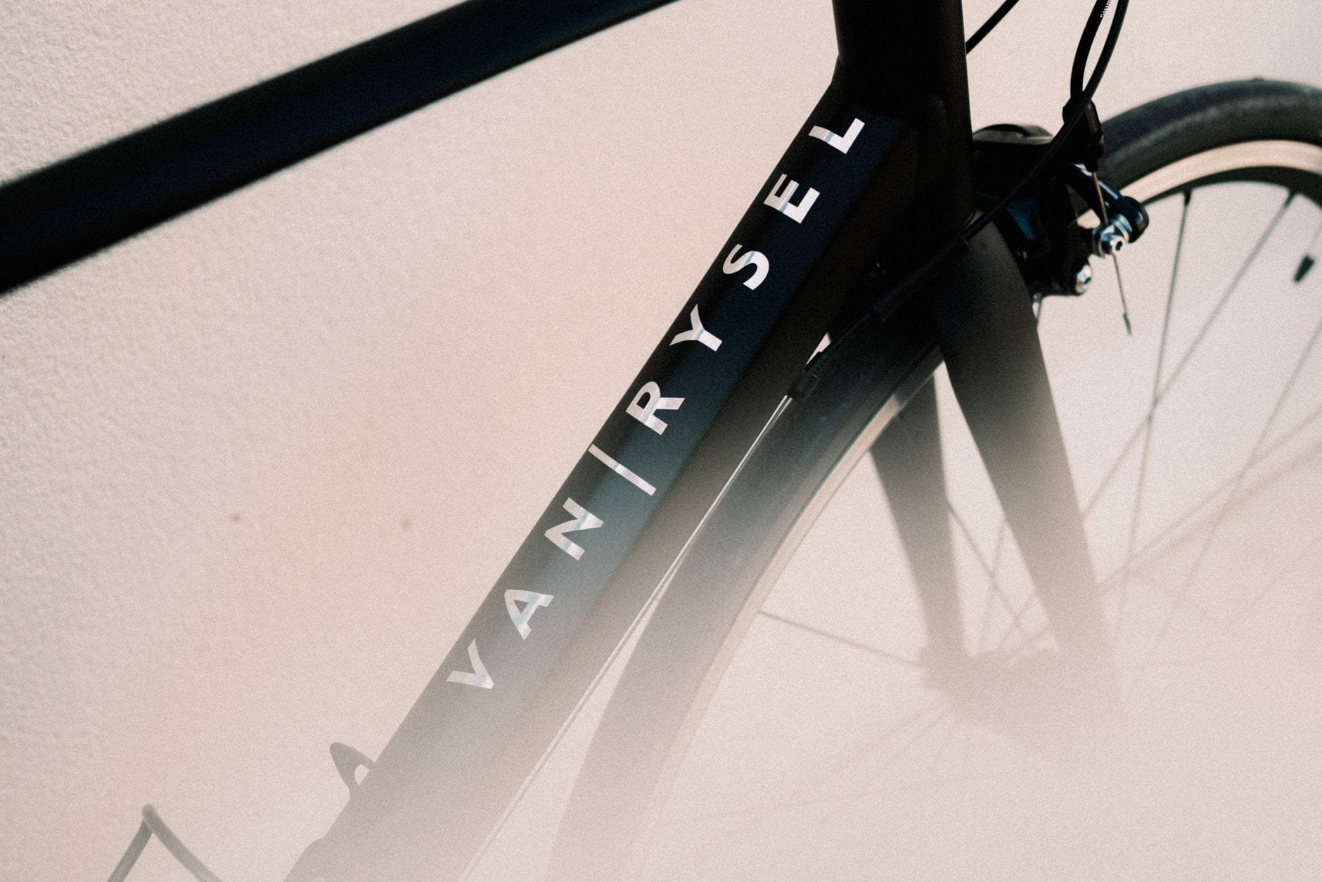 Rama szosowego roweru Van Rysel zbliżenie na nowoczesny design